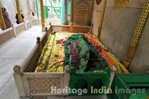 Hazrat Khwaja Bakhtiyar Qaqi Dargah